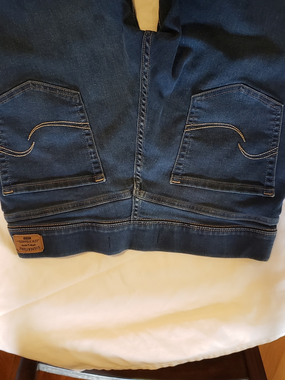 Levi Womens Pull On  Totally Shaping  Levi Strauss  Skinny Jeans in Dark Blue